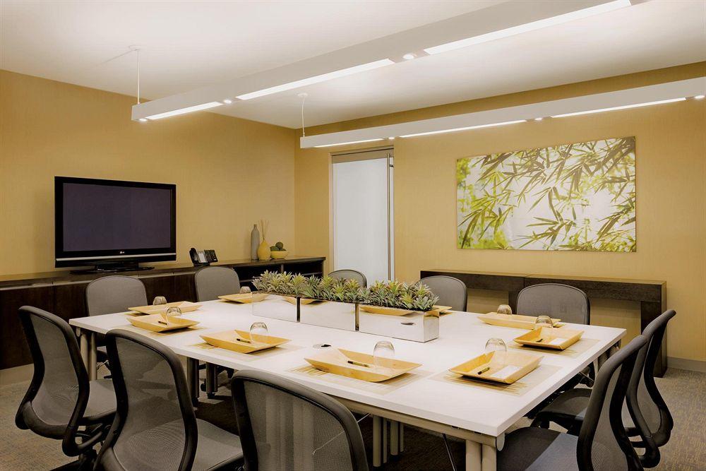 Element Omaha Midtown Crossing Hotel Съоръжения снимка