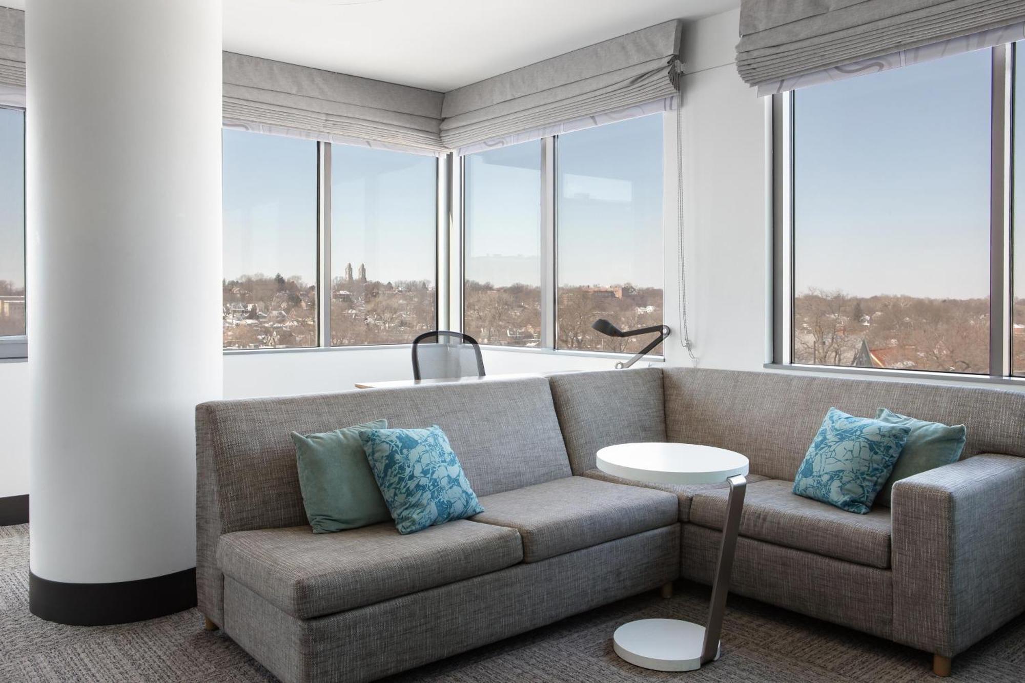 Element Omaha Midtown Crossing Hotel Екстериор снимка