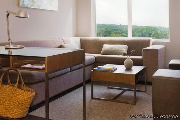 Element Omaha Midtown Crossing Hotel Стая снимка